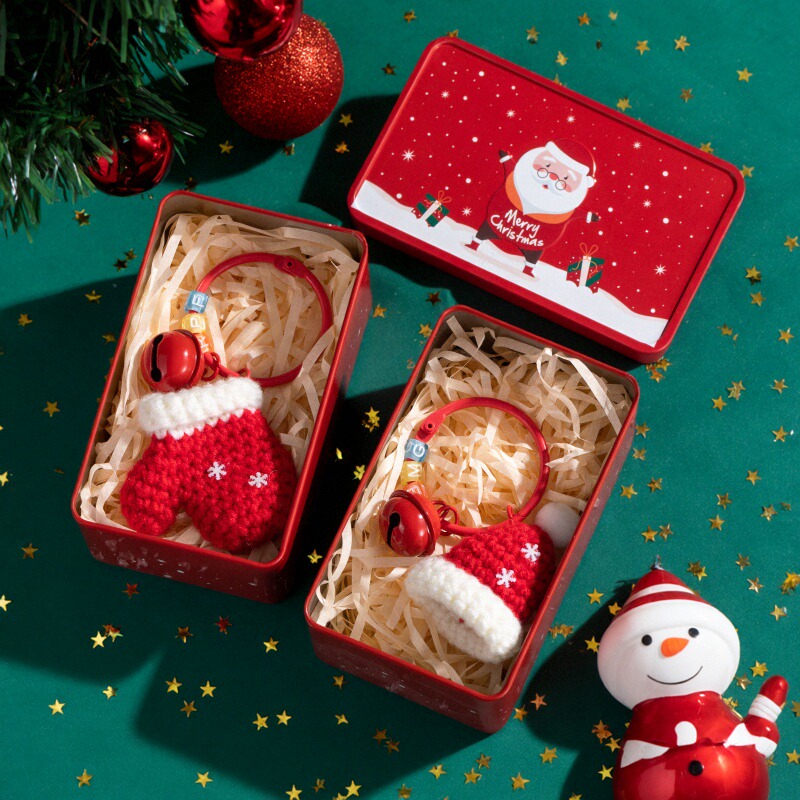 圣诞节礼物毛线钩织钥匙扣圣诞老人平安夜装饰品儿童铁盒挂件礼物