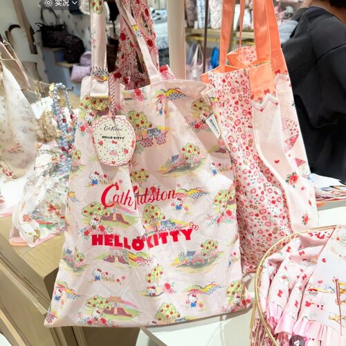 日系hello Kitty可爱卡通大容量手提袋印花包化妆包单肩包手拎包