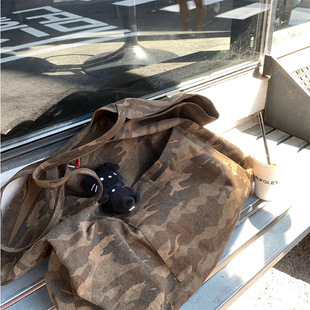 ASHENONLINE 迷彩帆布袋大容量潮酷个性街头风设计撞色休闲单肩包