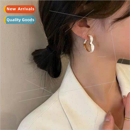 Drip oil love earrings female ins niche fashion hundred wh c