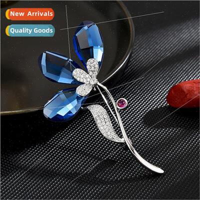 Elegant delicate magnolia brooch coat high-grade versatile