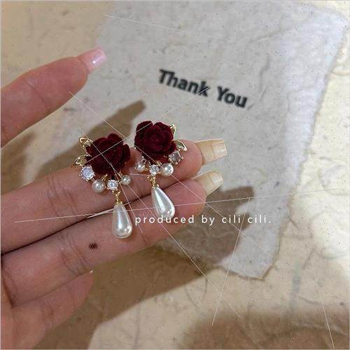 Retro HK fall winter burgundy velvet rose pearl earrings sen