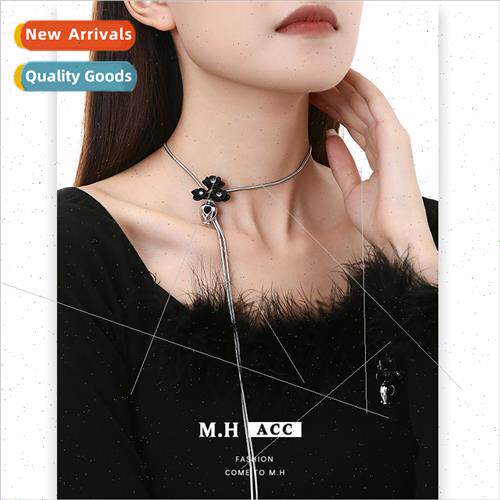 Autumn winter new vase sweater chain niche French necklace f