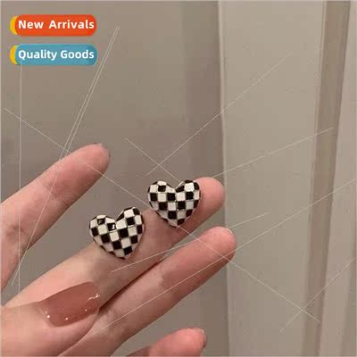 Black whe checkerboard drop glaze love earrings female fall