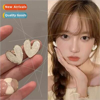 Whe love earrings female niche premium earrings hundred 2023