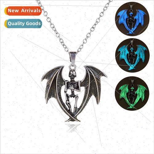 Europe glow-in-the-dark necklace will glow skull head flying