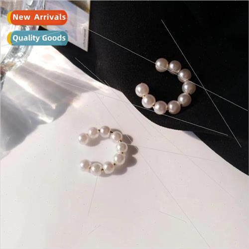 Fall winter new sweet C word pearl earrings niche earrings f