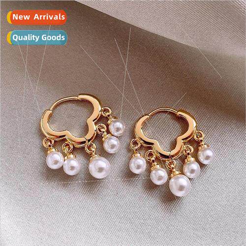 Koreasimple cloud tassel pearl 2022 new tide feeling ear buc