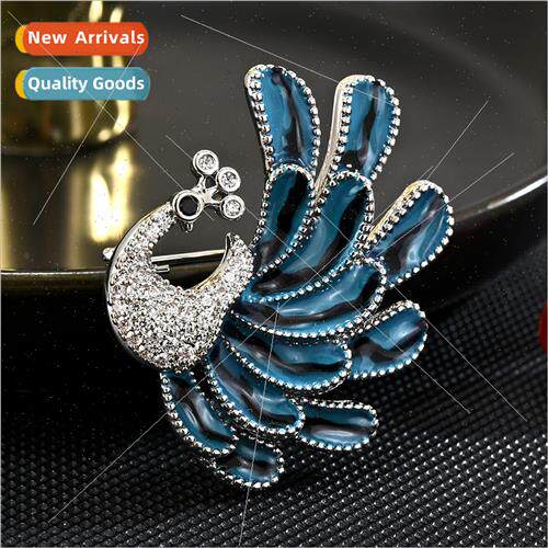 Fine blue painted peacock brooch exquise versatile rhineston