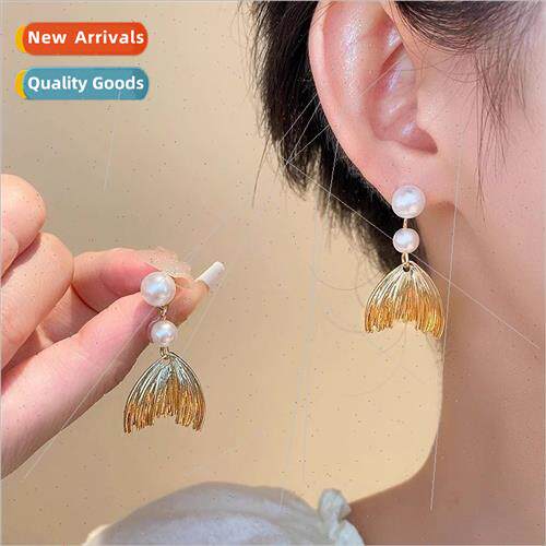 Pearl fishtail earrings female 2023 new tide niche hundred w