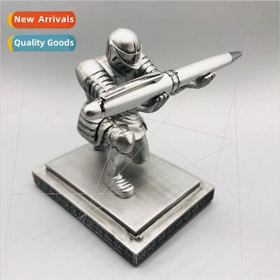 Executive Officer Soldier Knight Pen Holder Creative Knight