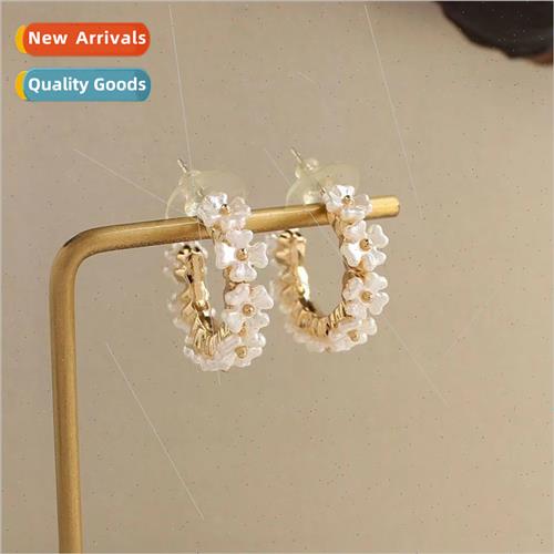 C-shaped half circle round flower earrings shell luster Japa