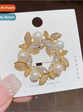 Delicate lerary zirconia wreath pin female fashion niche bro