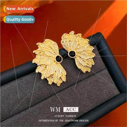 Earrings silver pin vintage metal flower earrings worker