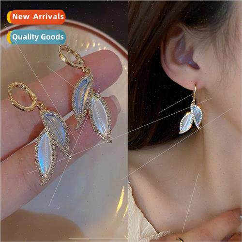 Ins simple full diamonds two leaves beautiful flash retro ea