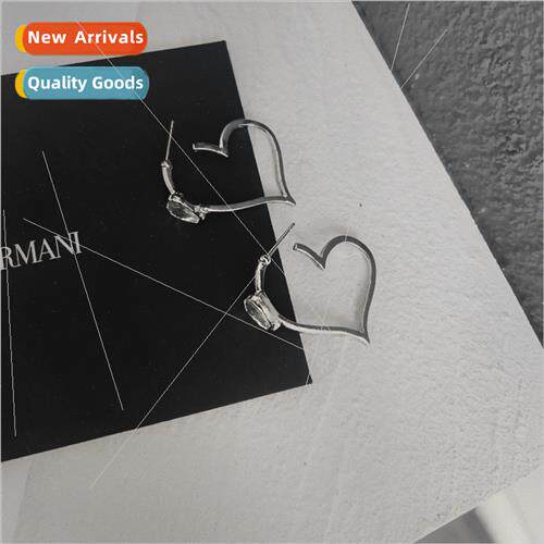 HK flavor minimalist love heart earrings silver retro nd coo