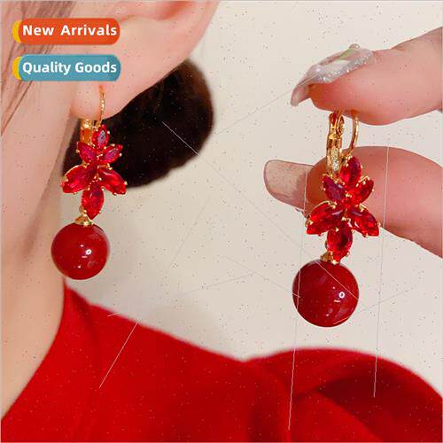 Korea exquise fashion red zirconia maple leaf pearl earrings