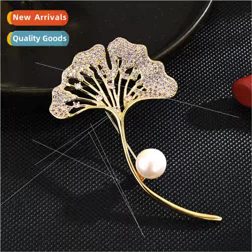 Elegant classic atmosphere Three ck Three ves Vintage Elegan