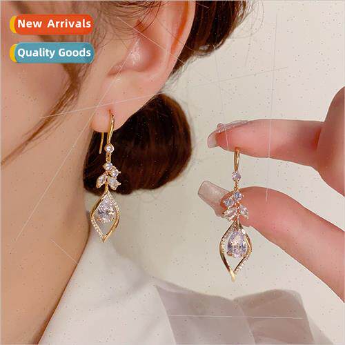 Niche zirconia geometric diamond ear hooks适用women fashion