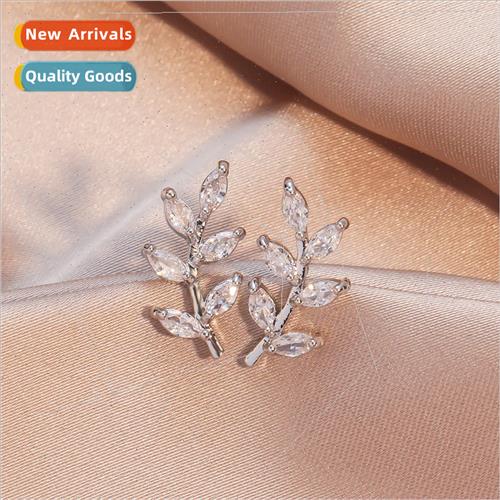 Classic Compact Willow Leaf Stud Earrings wh AAA Zirconia Ea