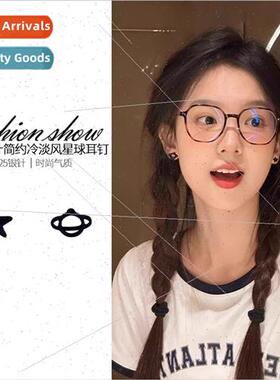 Planet earrings female 2023 new tide black asymmetric earrin