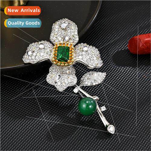 Imation emerald four-leaf flower three-dimensional brooch th