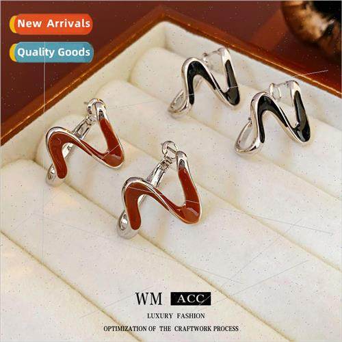 lver needle oil drop twisted letters metal earrings Korea fa
