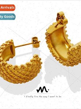 Cool Europe cross diamond lattice C-shaped earrings tanium s