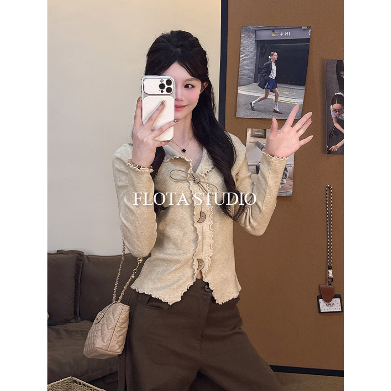 【flota】法式复古木耳边月亮扣翻领针织衫正肩修身显瘦长袖