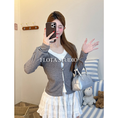 【flota】爱心纽扣拼接假两件针织衫女秋冬季正肩百搭修身上衣女