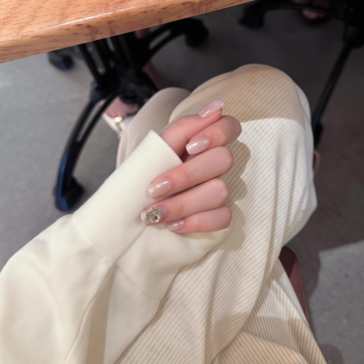 海莉同款堆钻手工穿戴甲欧美气质白女美甲月光珍珠极光高级假指甲