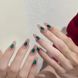 绿宝石手工穿戴甲富贵感显白精致高级中长款裸色镶钻美甲高级气质
