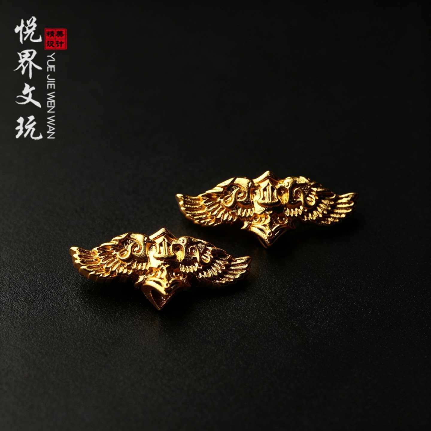 黄金色金翅膀大鹏鸟背云线束