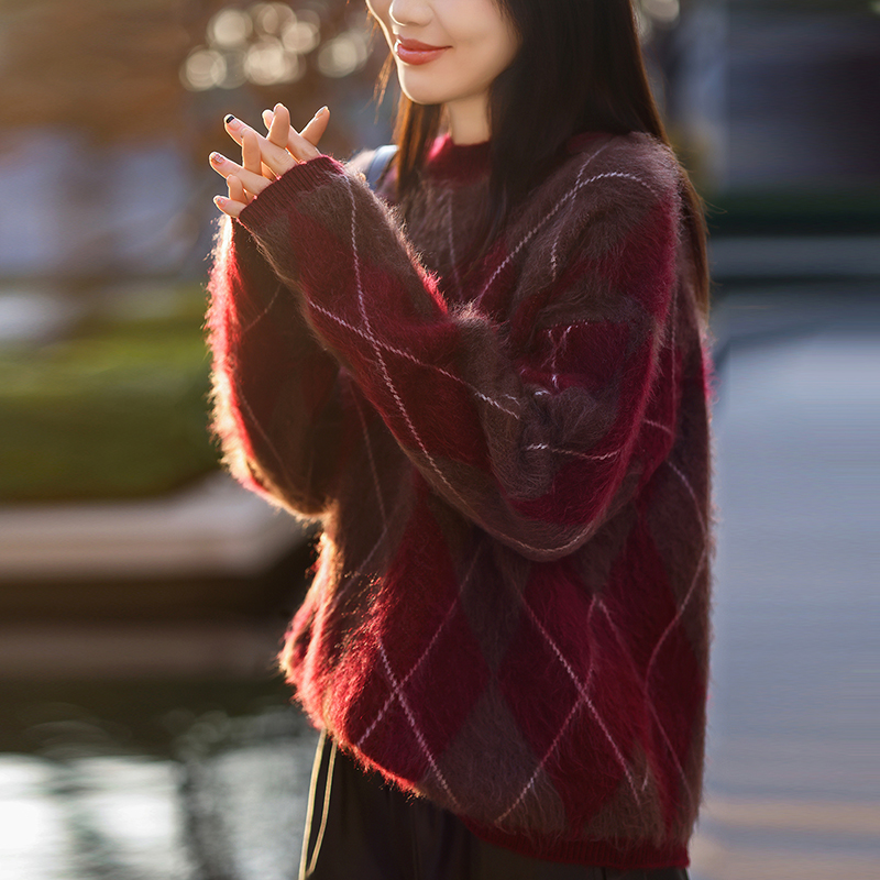 秋冬新款时尚菱形格宽松加厚羊绒拉绒套头上衣女