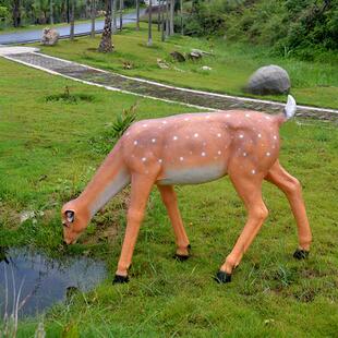 仿真梅花鹿摆件户外玻璃钢动物雕塑园林景观小品小区庭院草坪装饰