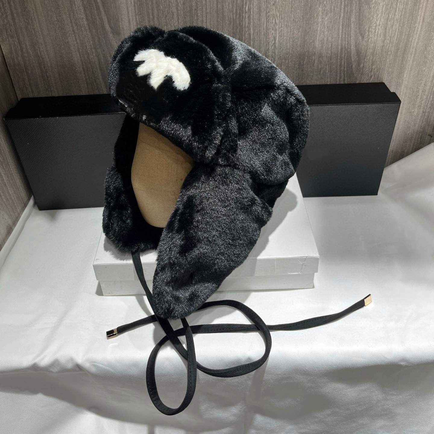 thumbnail for Xiaoxiangfeng 25N Leifeng hat new winter warm pullover hat ear protection furry white hat coco negi