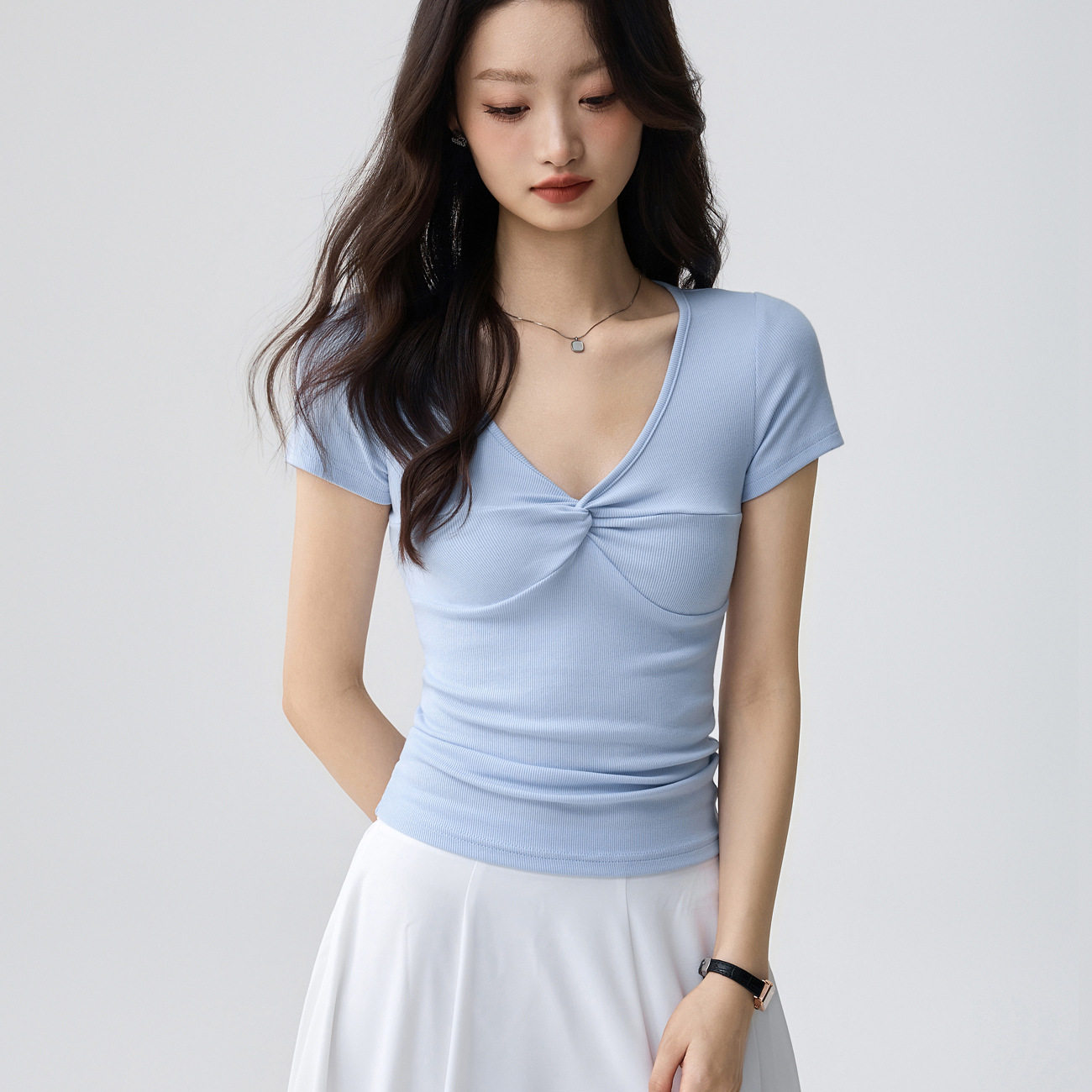 260g优可丝 别致设计感扭结V领性感辣妹修身显瘦短袖T恤女夏上衣