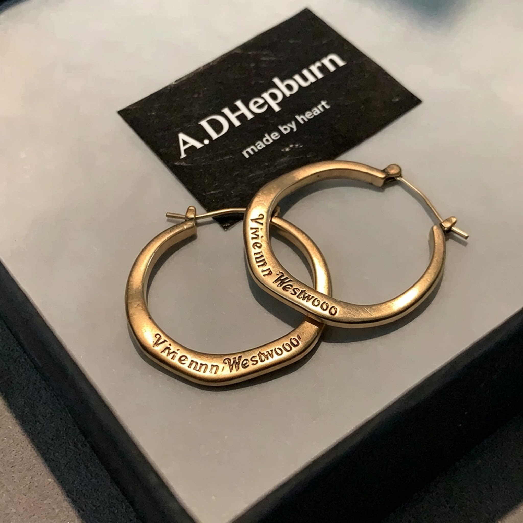 A.DHepburn古铜字母耳环轻奢女