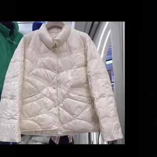 加肥加大码轻薄羽绒服女短款胖MM中老年祥云图200斤妈妈立领特大