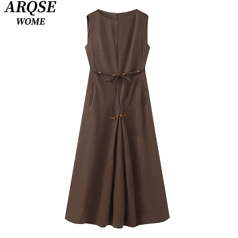 艾诺丝旺京官方旗舰店2025夏季新品款气质收腰无袖连衣裙女9022