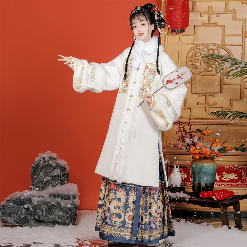 汉服女日常冬季马面裙迎新拜年服