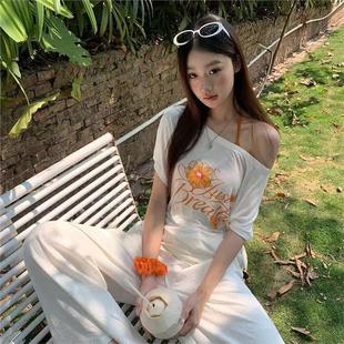 短袖 韩娉雅官方斜肩印花女2025夏新款 t恤白色宽松ins气质露肩上衣