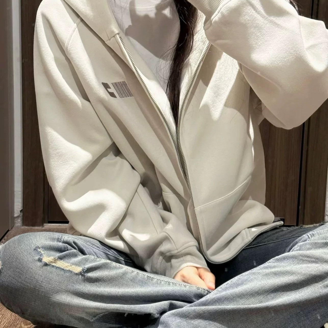 学院风奶杏色刺绣开衫连帽卫衣