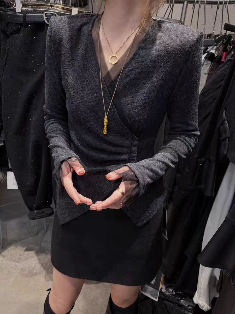 V领气质蕾丝花边长袖T恤