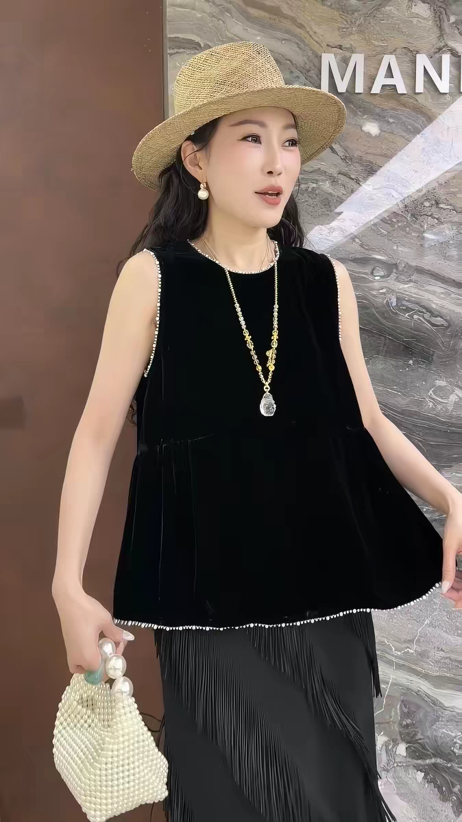 2026年法式黑色丝绒无袖小香风马甲背心女夏季钉珠打底娃娃衫上衣