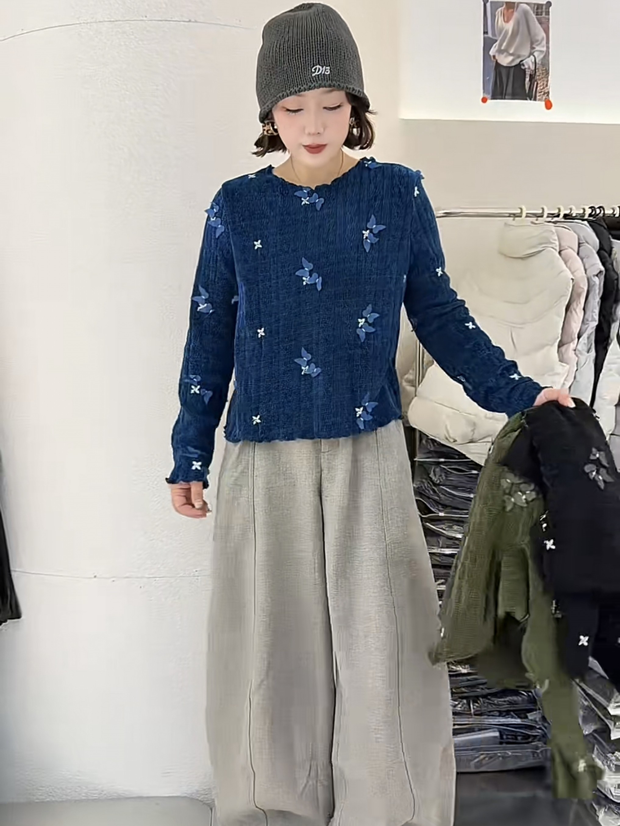 2026秋冬新时尚百搭圆领洋气立体蝴蝶针织女长袖复古减龄上衣打底