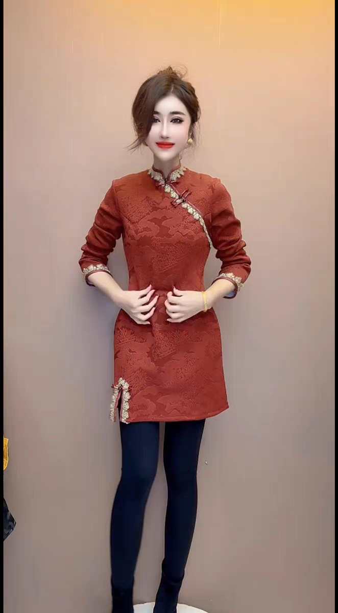 高端新中式国风复古盘扣刺绣提花连衣裙中长款收腰现瘦立领上衣冬