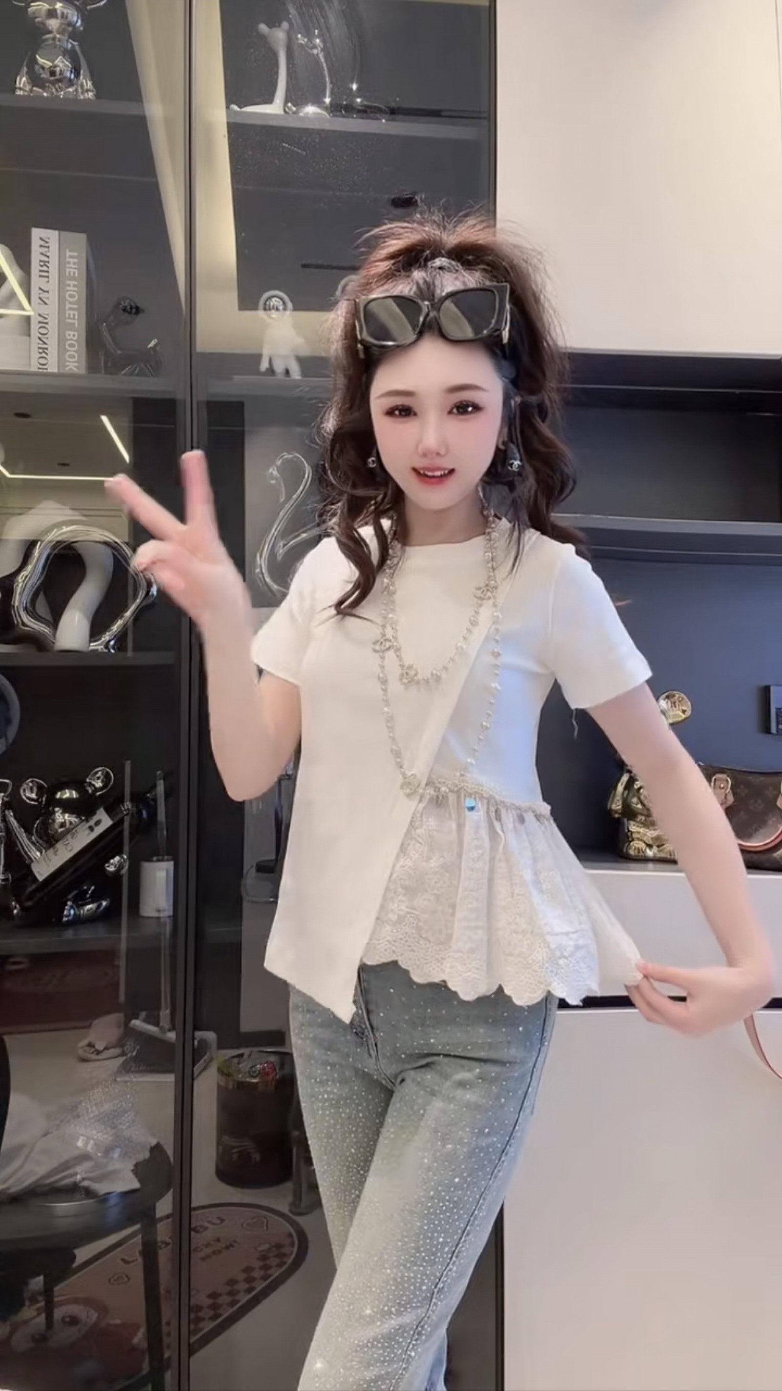 春夏设计感蕾丝流苏荷叶边T恤