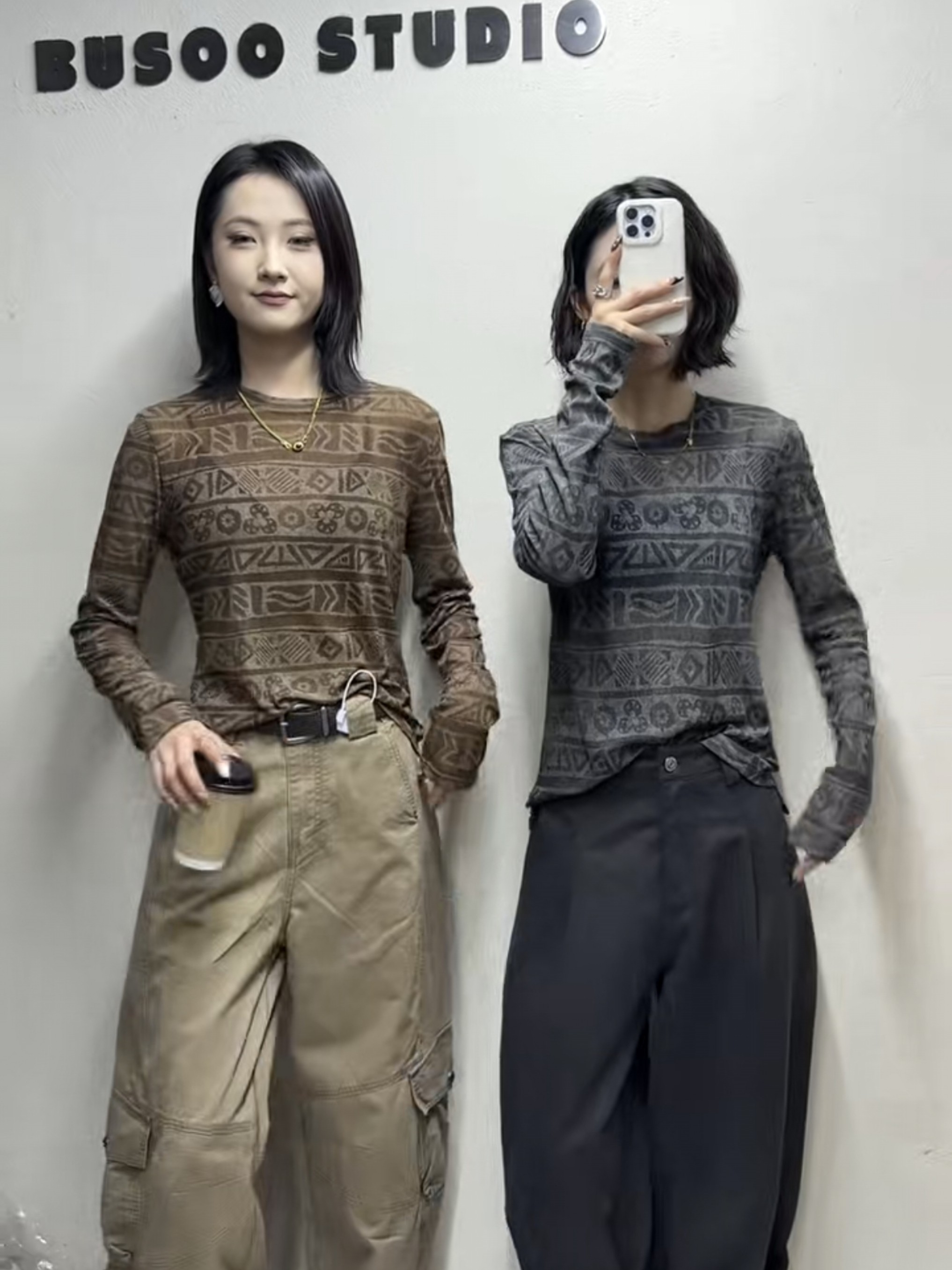 早秋新款复古几何印花长袖T恤女时尚套头圆领百搭网纱打底衫上衣