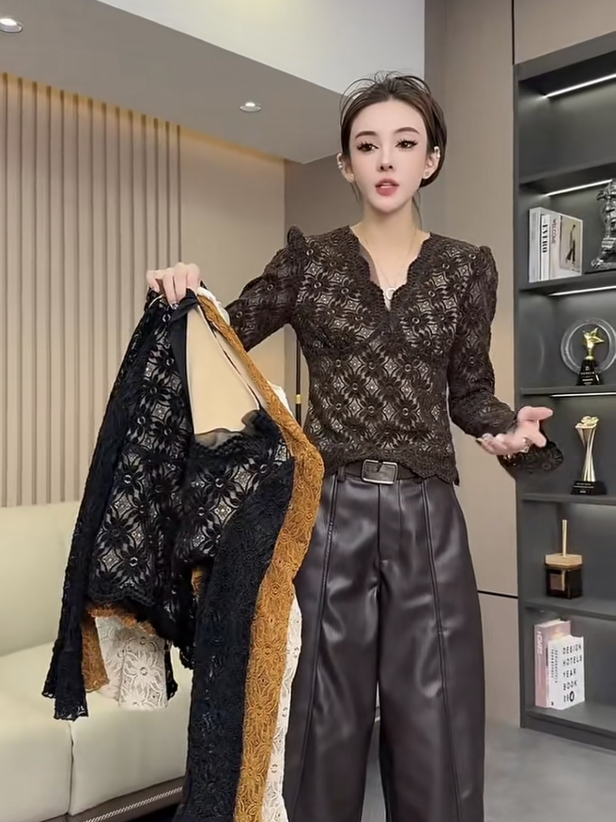 法式纯欲风V领蕾丝衫女秋冬女装时尚长袖修身上衣高级感百搭T恤潮